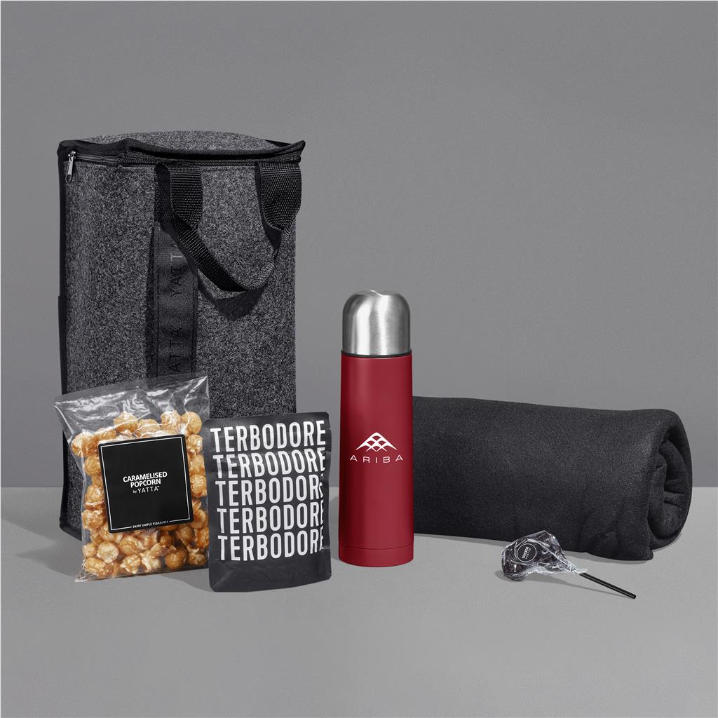 Yatta Charming Cuddle Hamper
