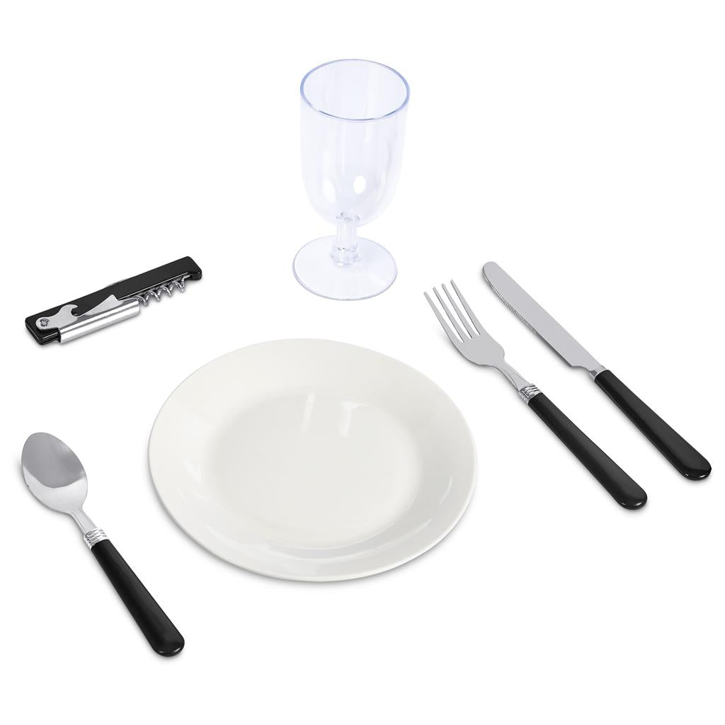 Serendipio Willow 4-Person Picnic Basket